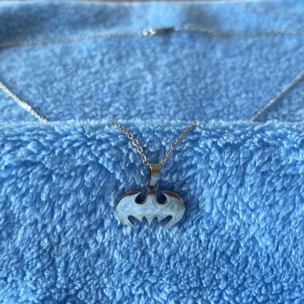 Vintage Style Bat Necklace - Picture 1 of 4